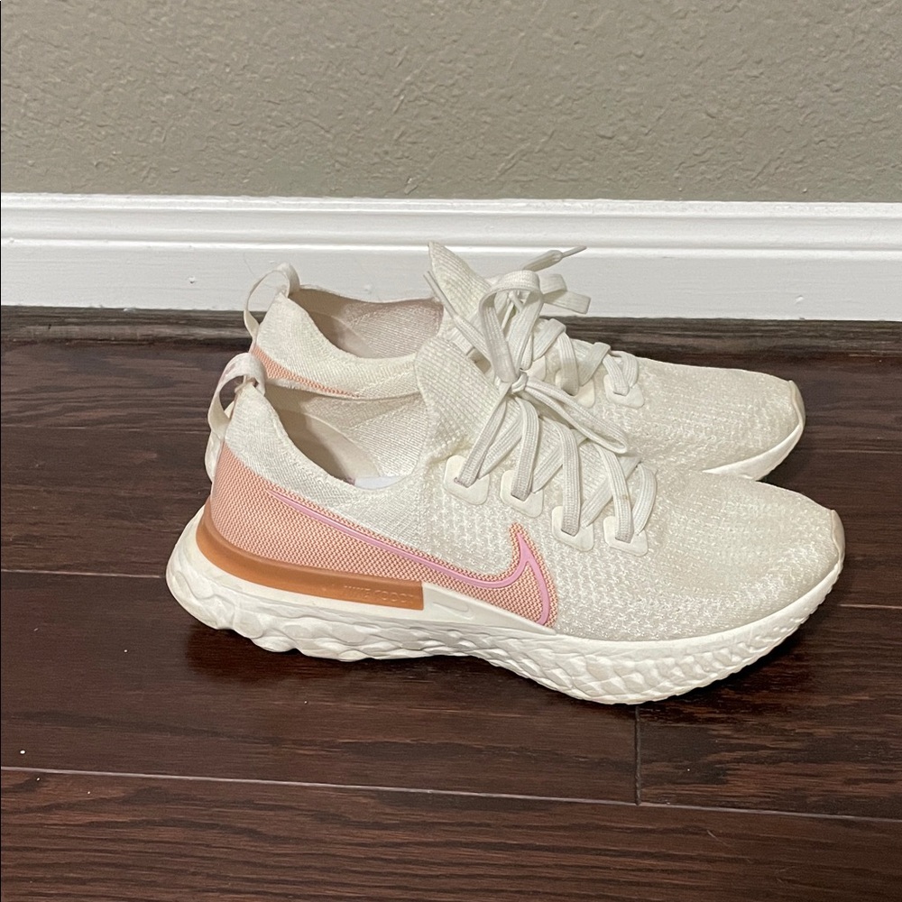 Nike Women's Cream and Pink Running Shoes